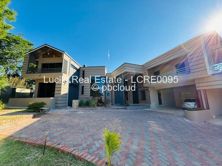 5 Bedroom House for Sale in Ballantyne Park, Harare