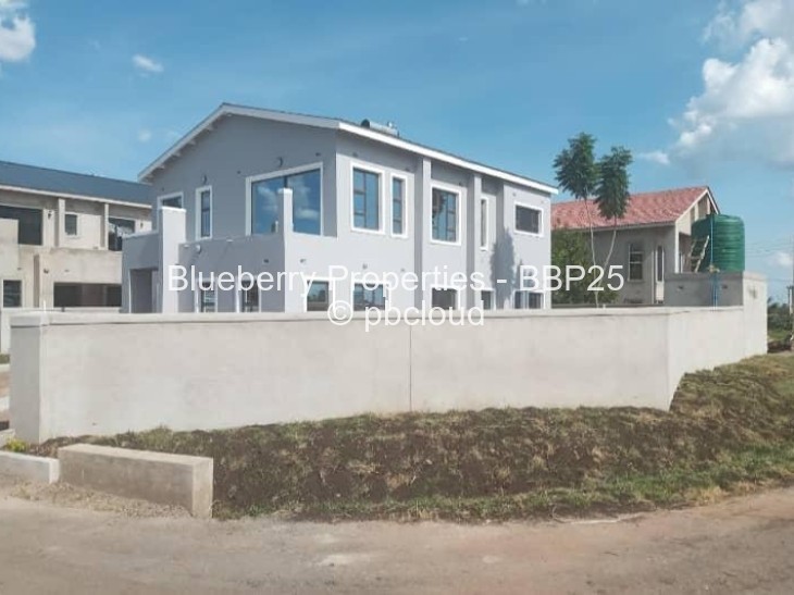 Townhouse/Complex/Cluster to Rent in Arlington, Harare