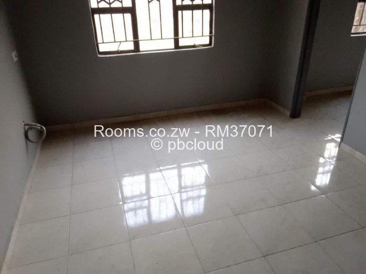 Room to Rent in Waterfalls, Harare