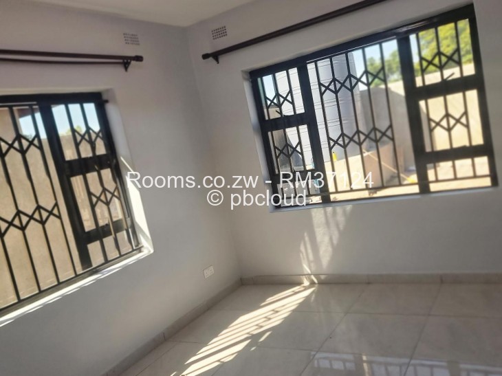 Room to Rent in Dawnview Park, Harare
