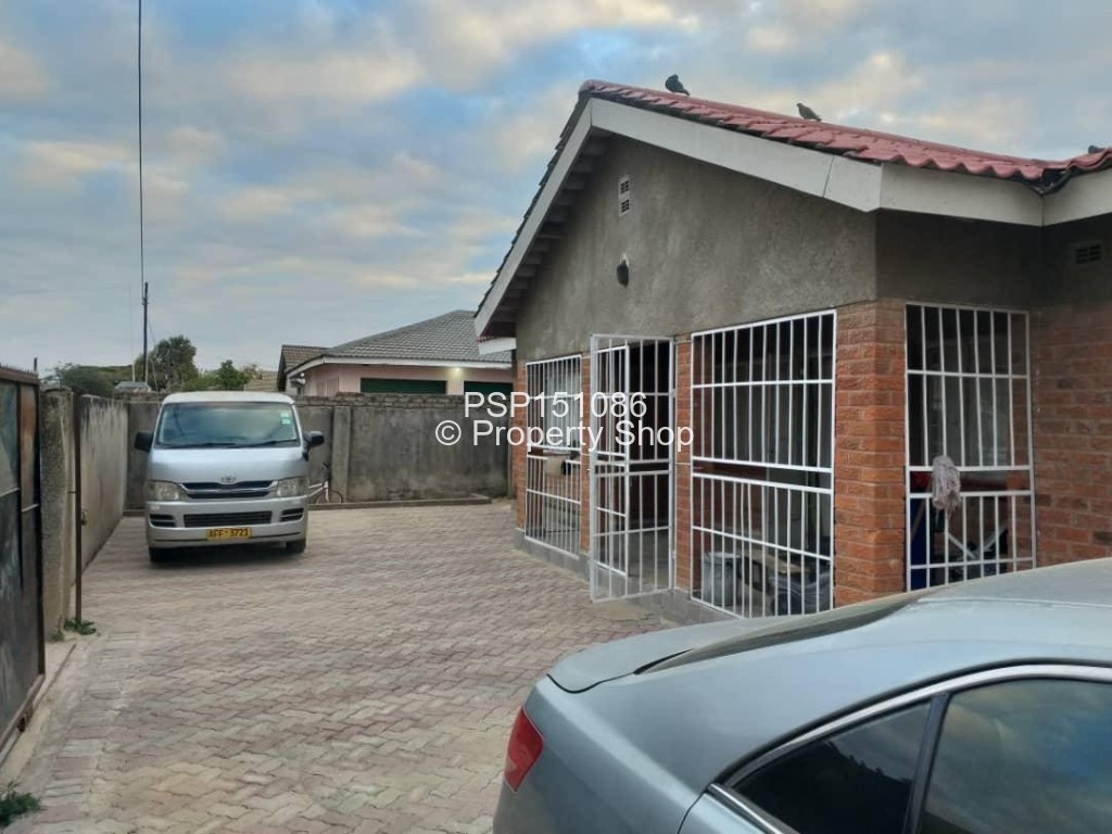 House for Sale in Zimre Park