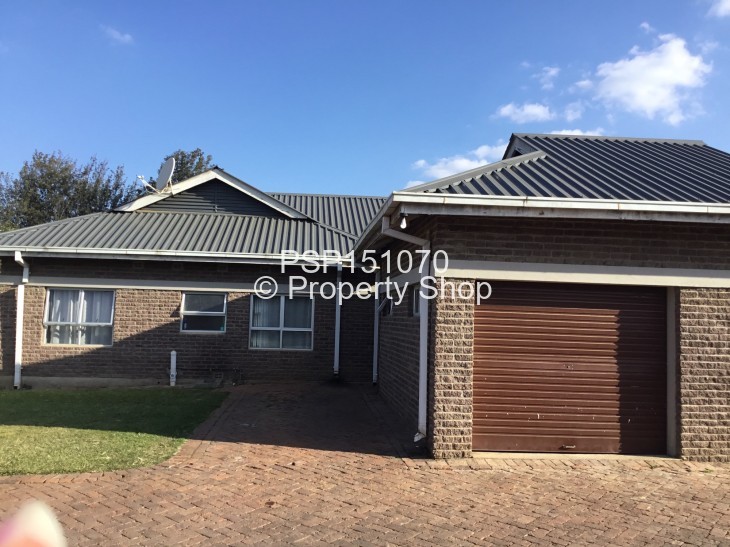 Townhouse/Cluster for Sale in Newlands
