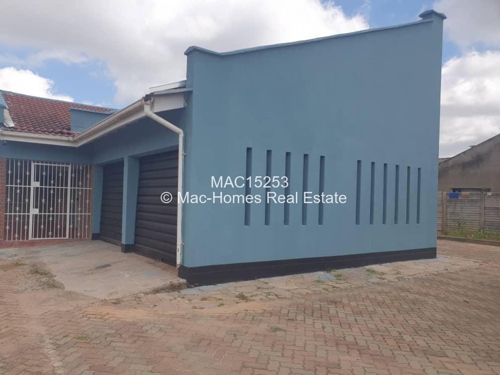 House to Rent in Zimre Park