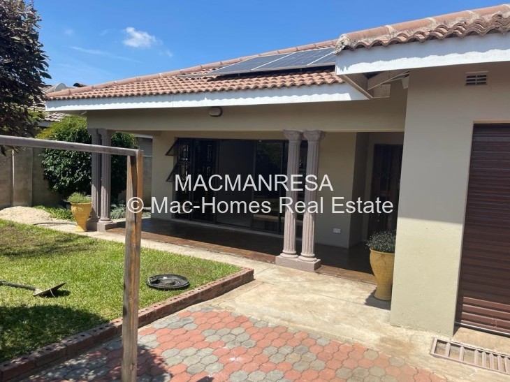 House for Sale in Manresa