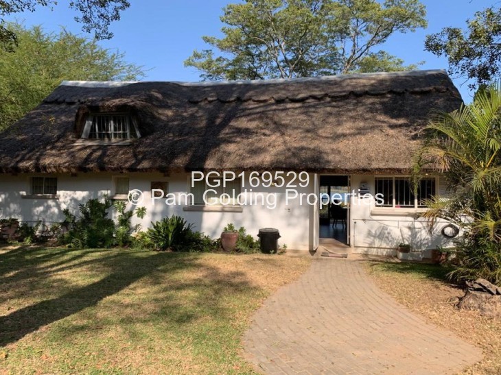 Cottage/Garden Flat for Sale in Lake Chivero