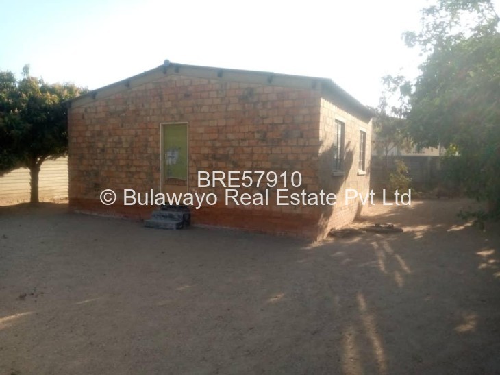 House for Sale in Emakhandeni