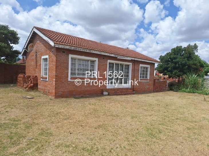 Cottage/Garden Flat for Sale in Waterfalls
